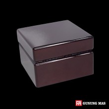 KOTAK JAM TANGAN BROWN